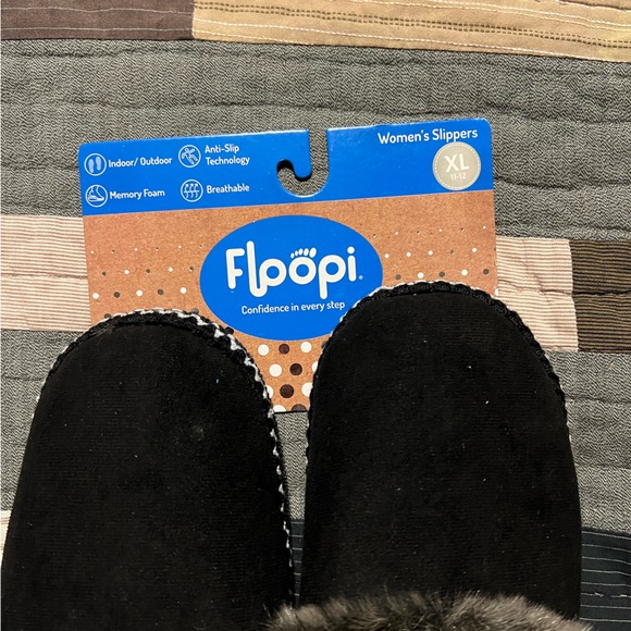 Floopi Slippers - Picture 2 of 3